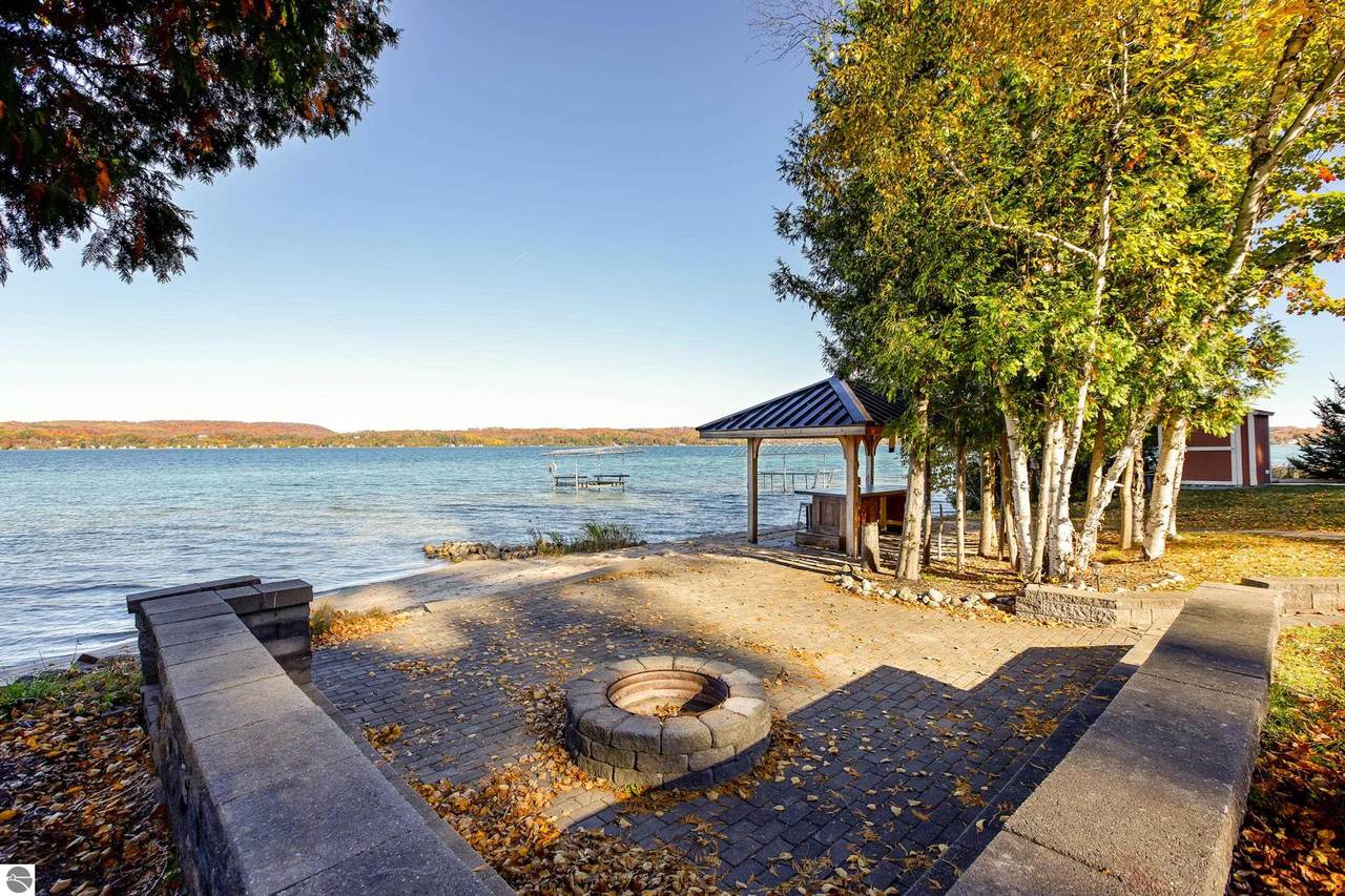 6019 Crystal Avenue - Photo 1