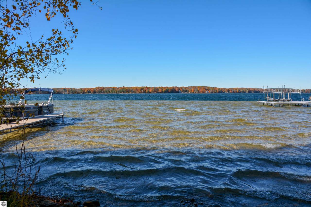 1335 Outer Drive - Photo 1