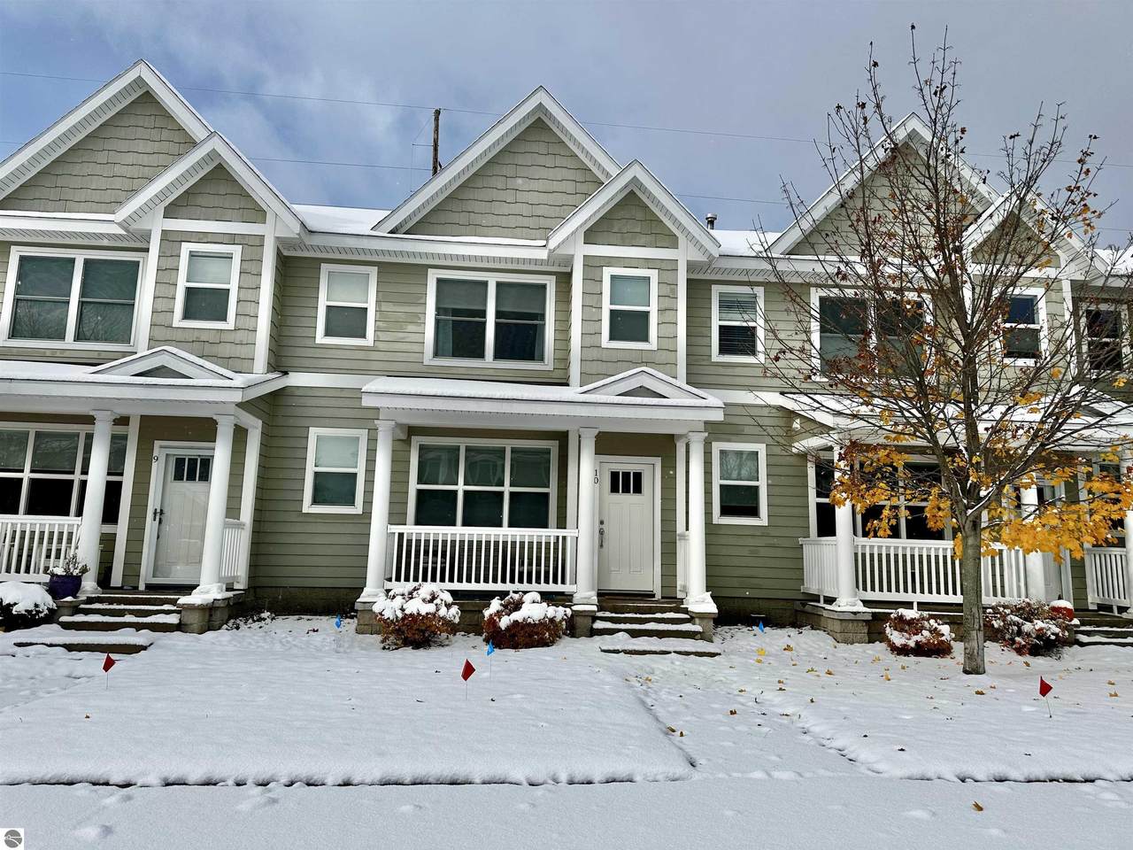 982 Lake Ridge Drive - Photo 1