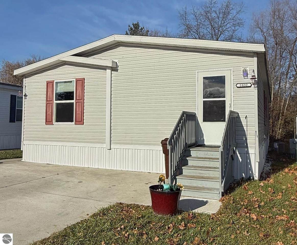 1032 Pebble Creek - Photo 1