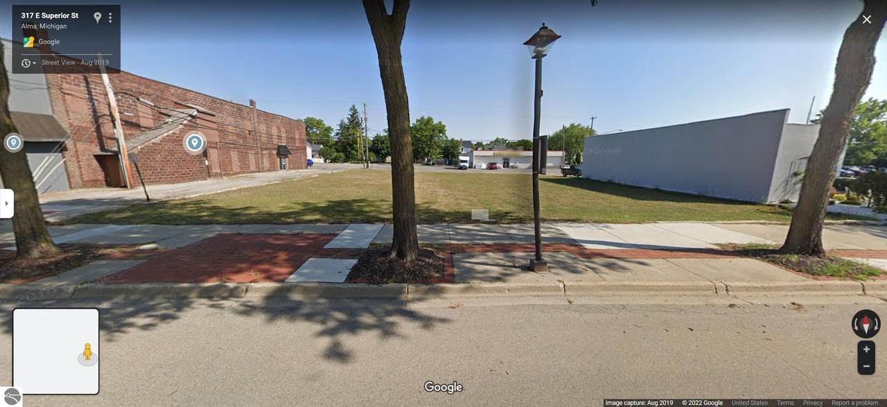 315 Superior Street - Photo 1