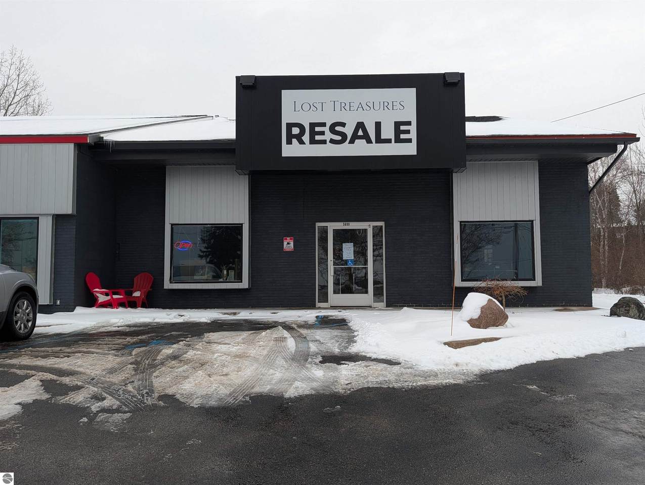 5700 Us-31 N - Photo 1