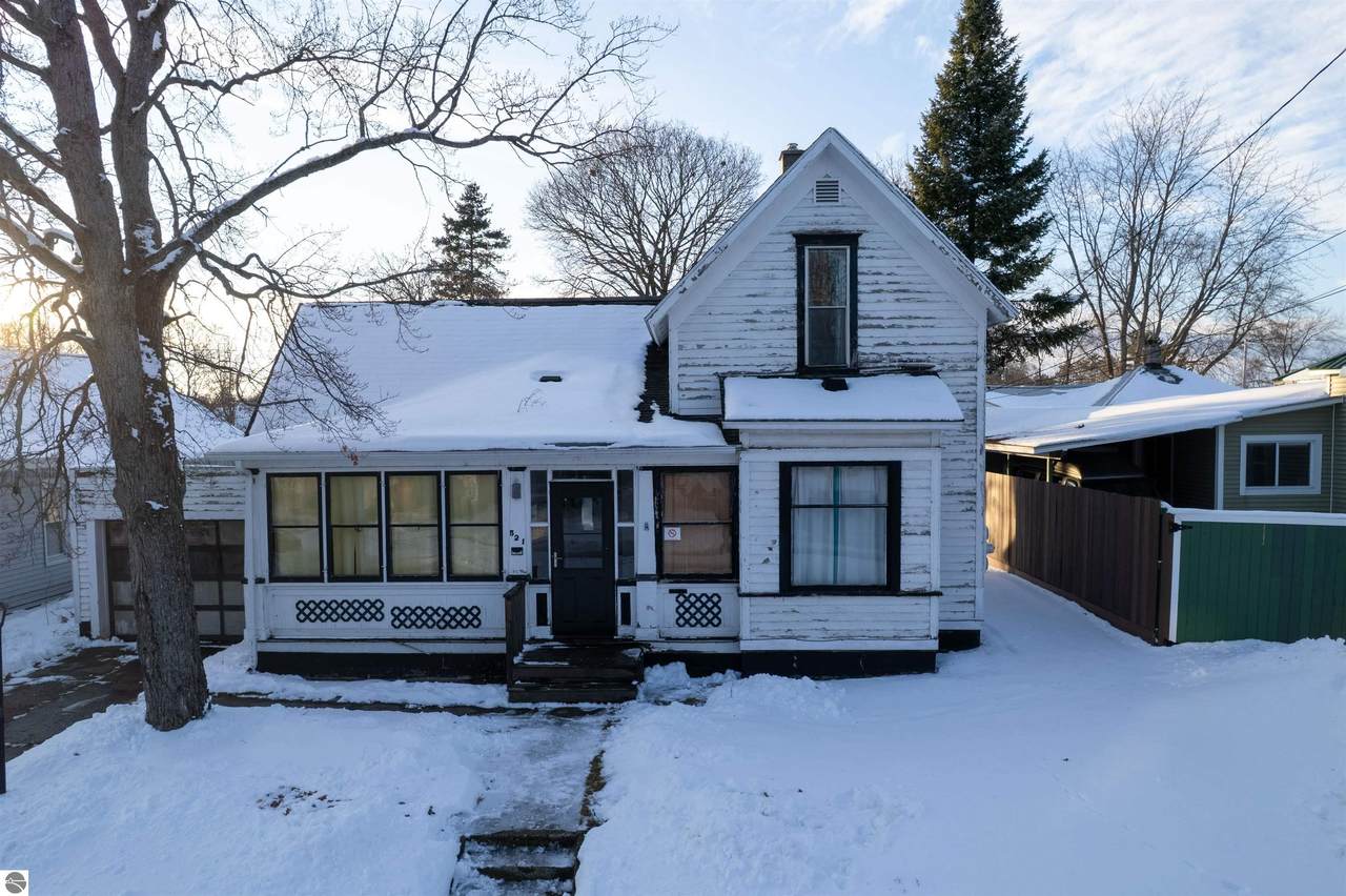 521 Bond Street - Photo 1