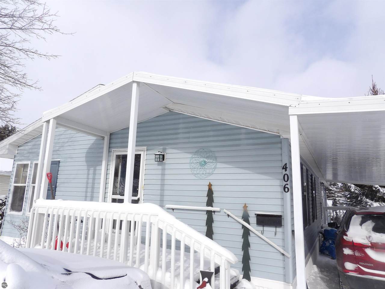 406 Fairway Drive - Photo 1