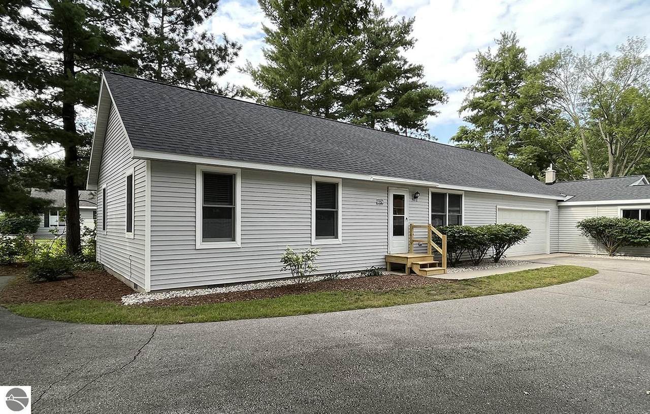 837 Fern Street - Photo 1