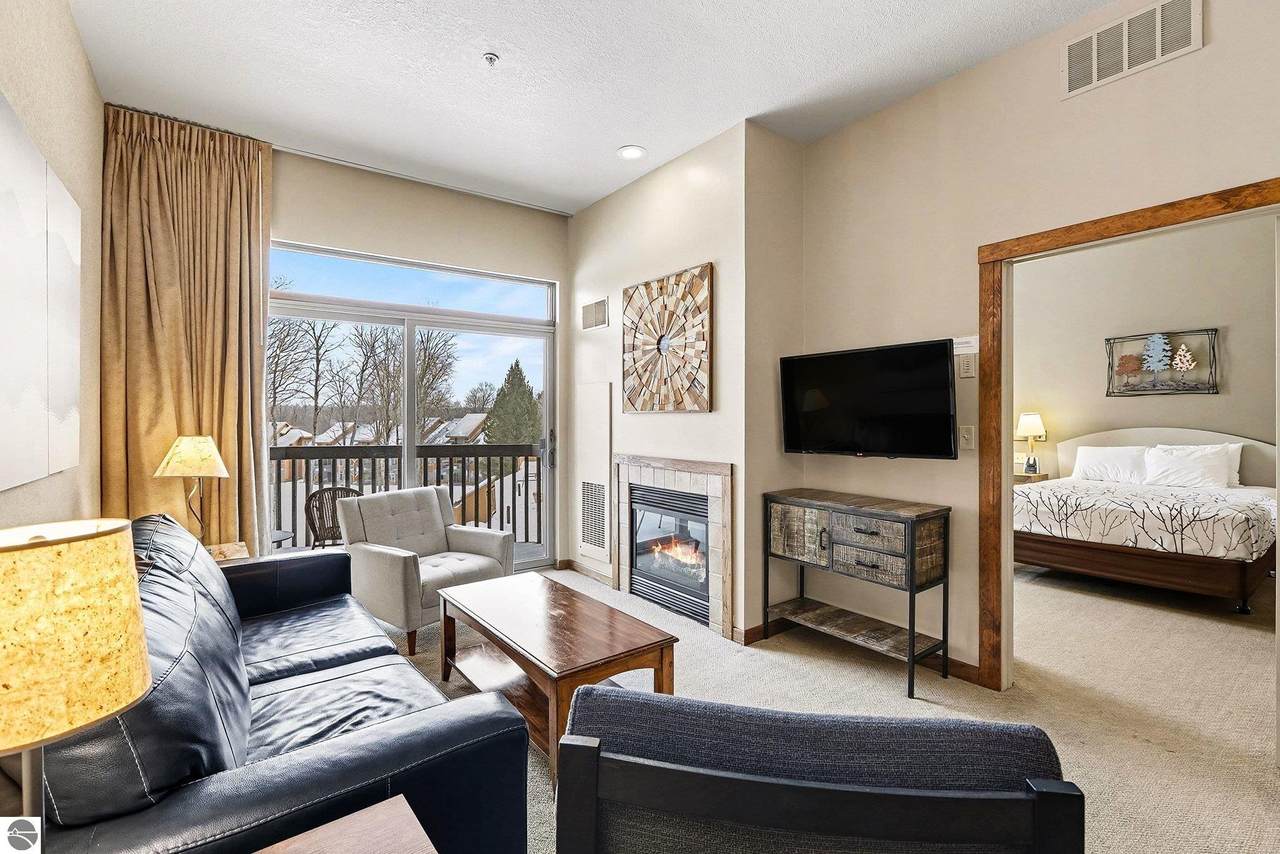 2400 Troon South - Photo 1