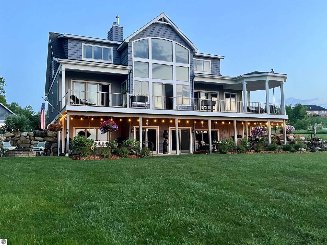 346 Bluewater Trail - Photo 1