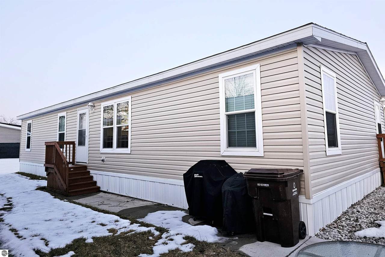 1103 Peachtree Court - Photo 1