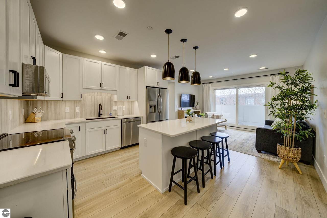 708 Randolph Street - Photo 1