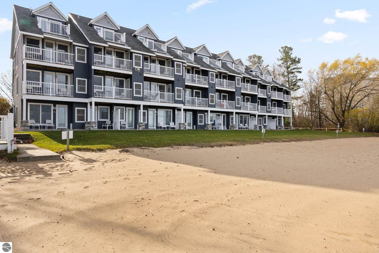 2305 Us31 - Photo 1
