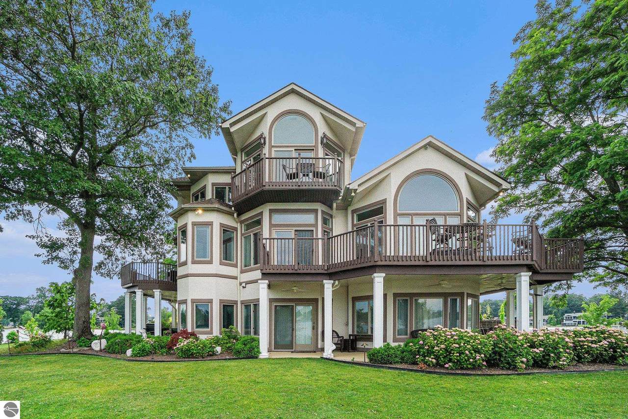 265 Lakeshore Drive - Photo 1