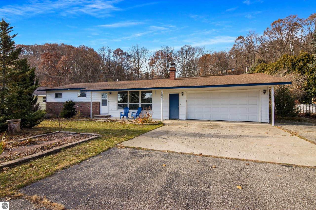 7222 West Bayshore Drive - Photo 1