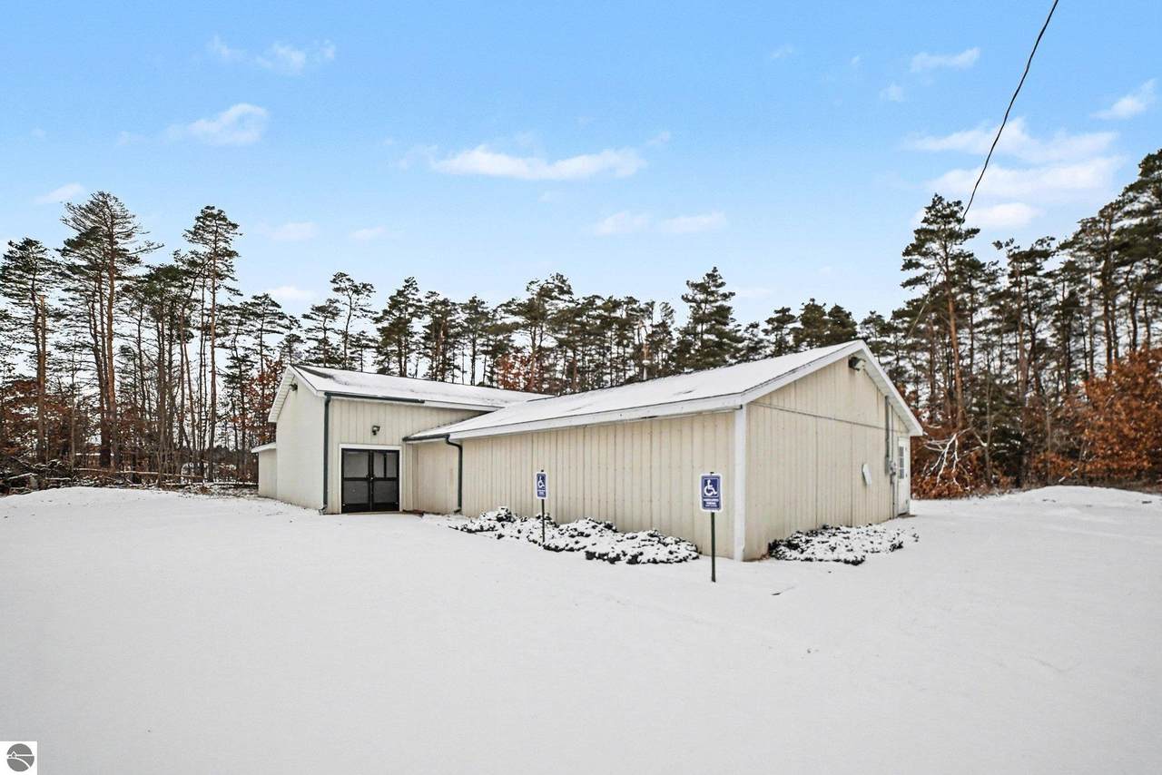 7950 Airline Road - Photo 1