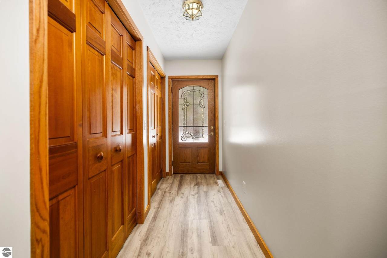 211 7th Street - Photo 1