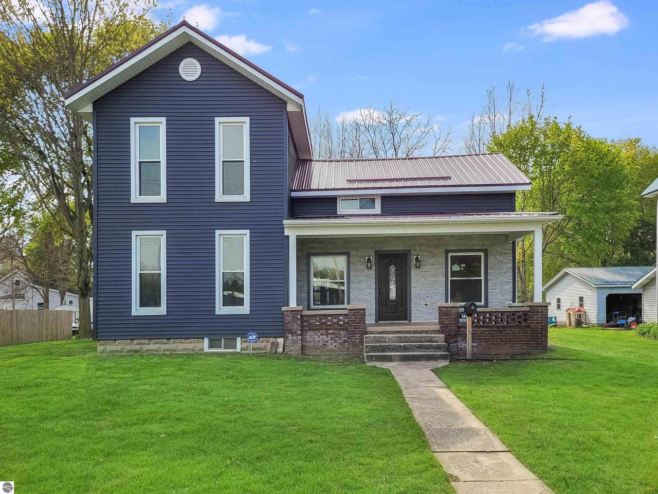 214 Pine Street - Photo 1