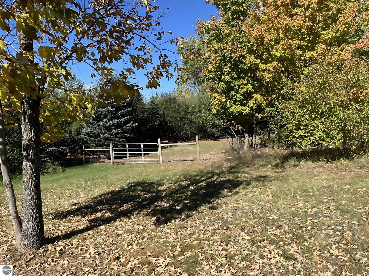 https://bt-photos.global.ssl.fastly.net/nglrmls/1280_boomver_1_1943338-2.jpg