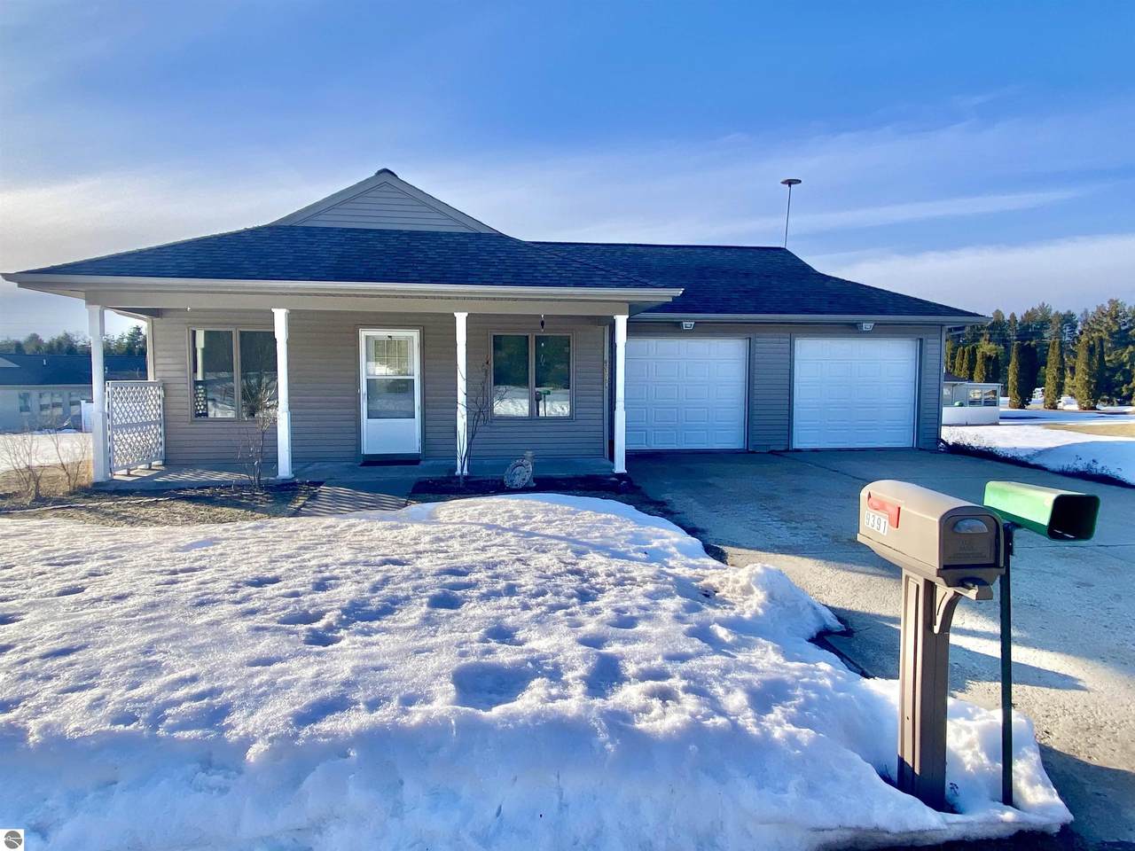 9391 Chippewa Drive - Photo 1