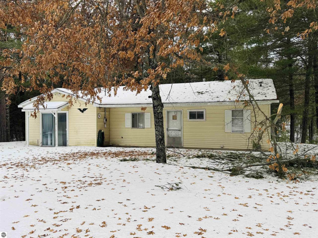 10986 Gillow Road Se - Photo 1