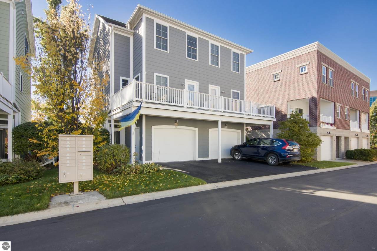 204 Midtown Drive - Photo 1