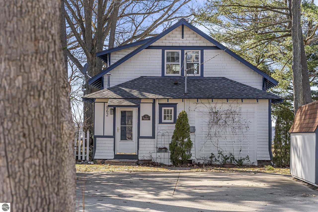 562 Cherry Grove Lane - Photo 1