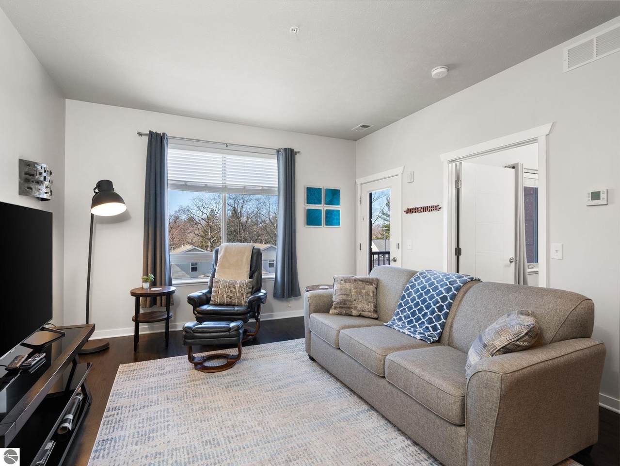630 Garfield Avenue, S - Photo 1