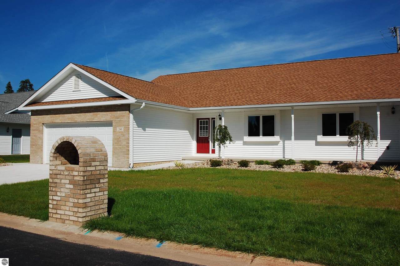 260 Windemere Place - Photo 1