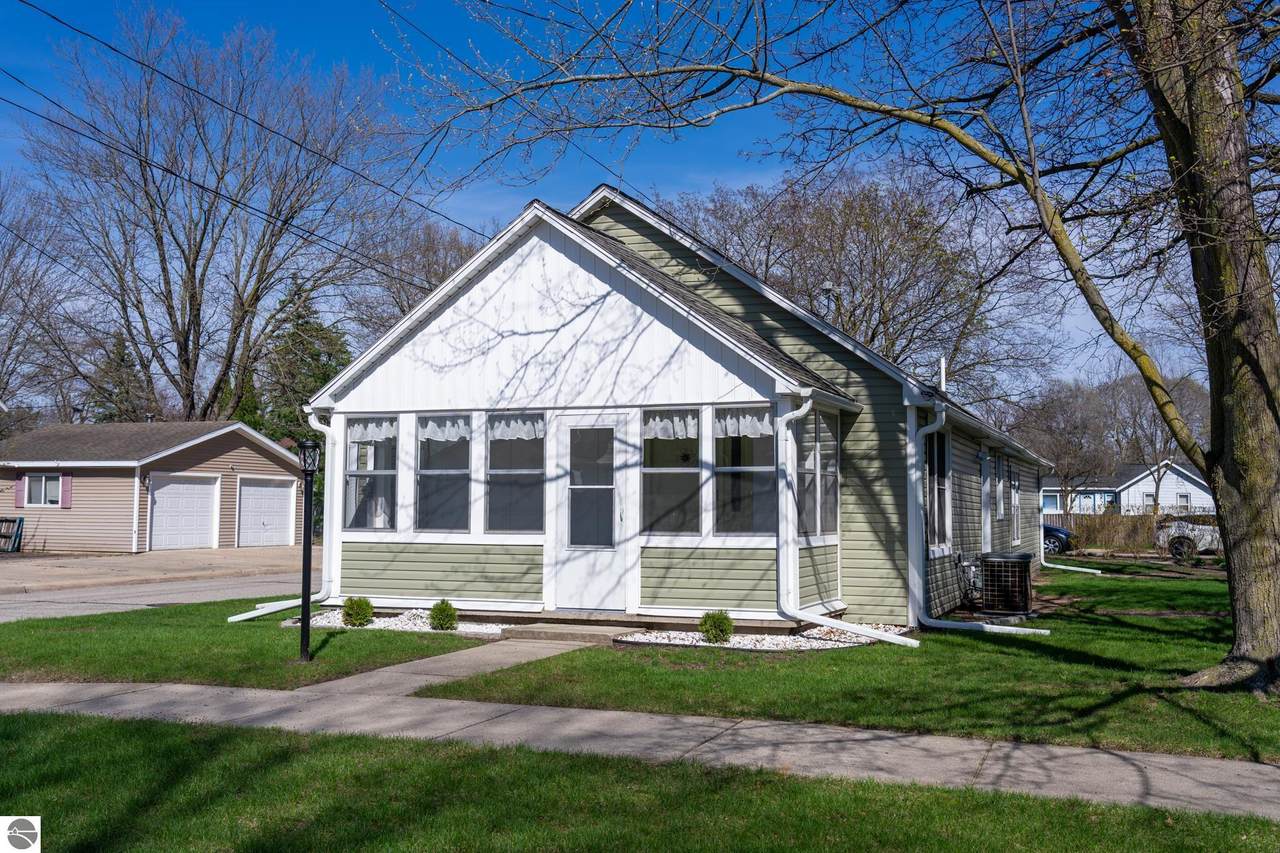 304 Adams Street - Photo 1