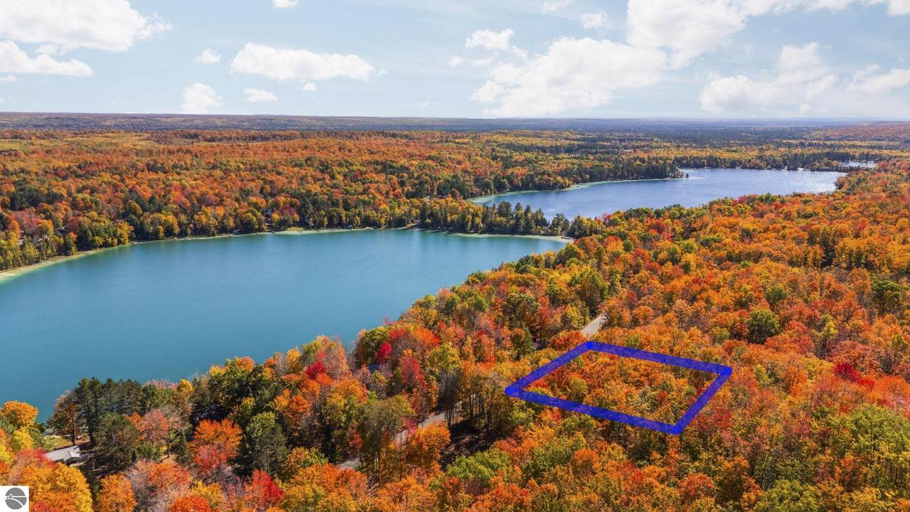 7149 Blue Lake Road, Ne - Photo 1