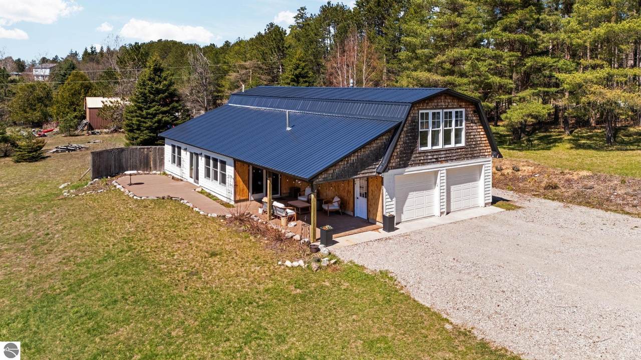 16829 Pettengill Road - Photo 1