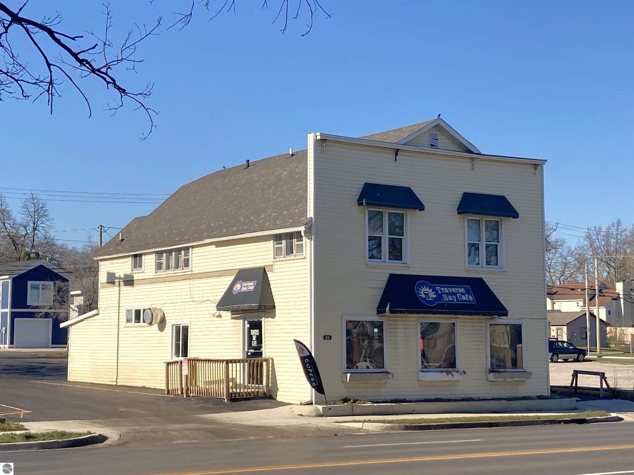 810 Front Street - Photo 1