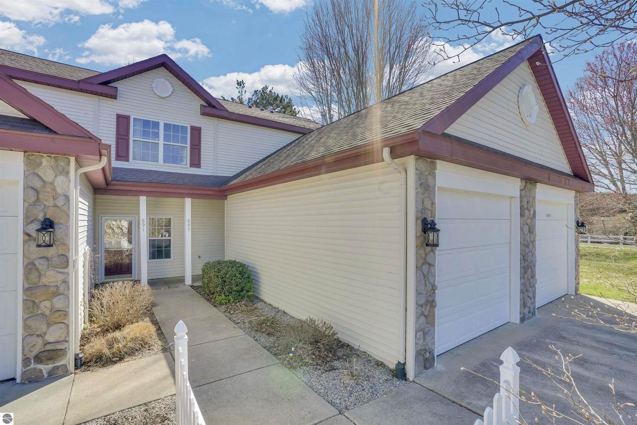 895 Meadowview Court - Photo 1