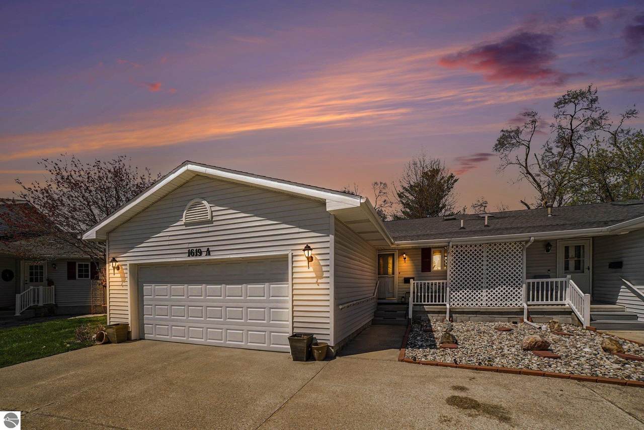 1619 Gaylord Street - Photo 1