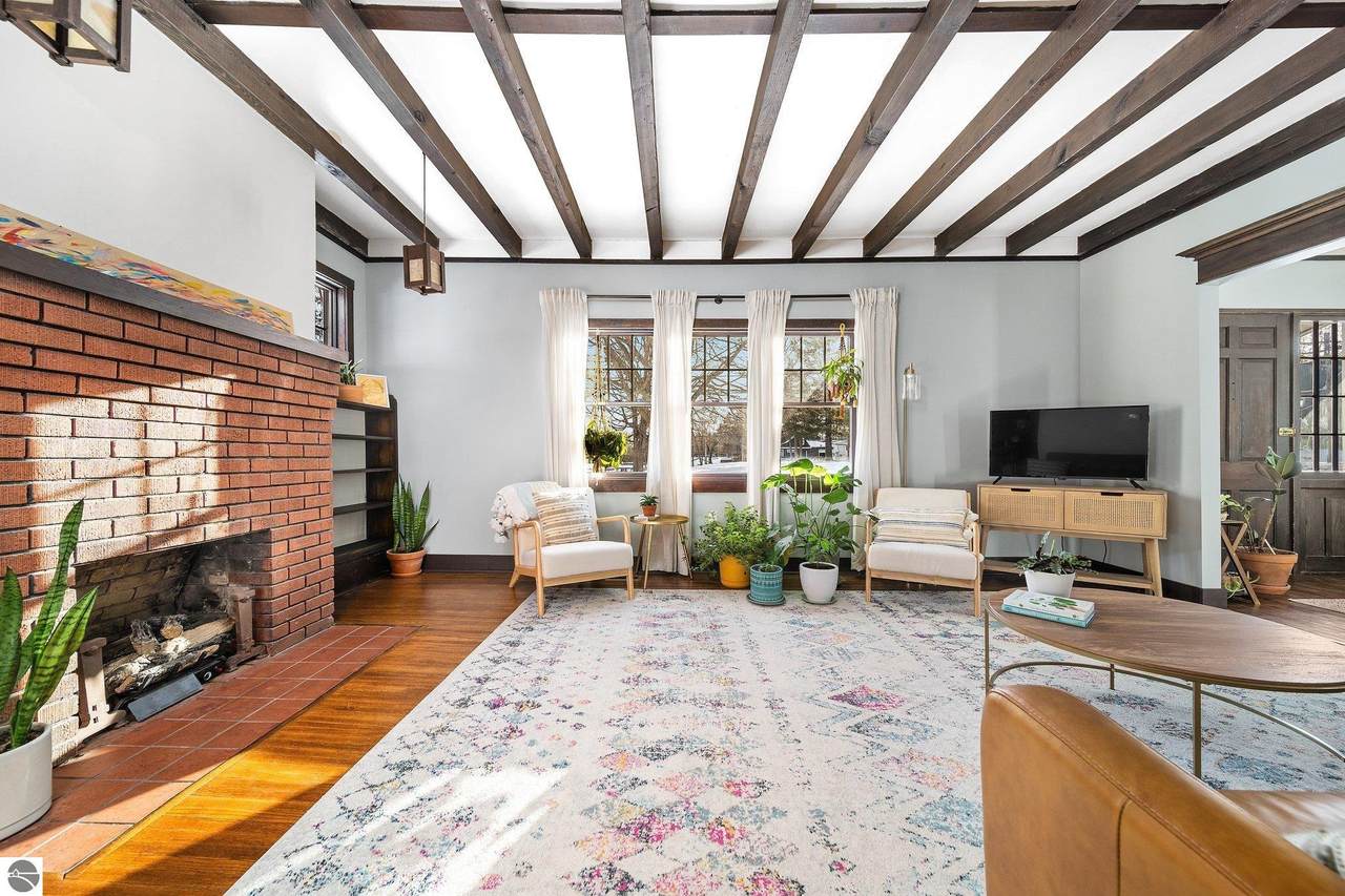 2483 Lake Street - Photo 1