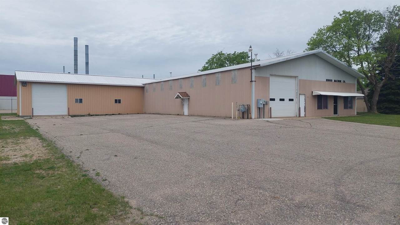 702 Eighth Street - Photo 1