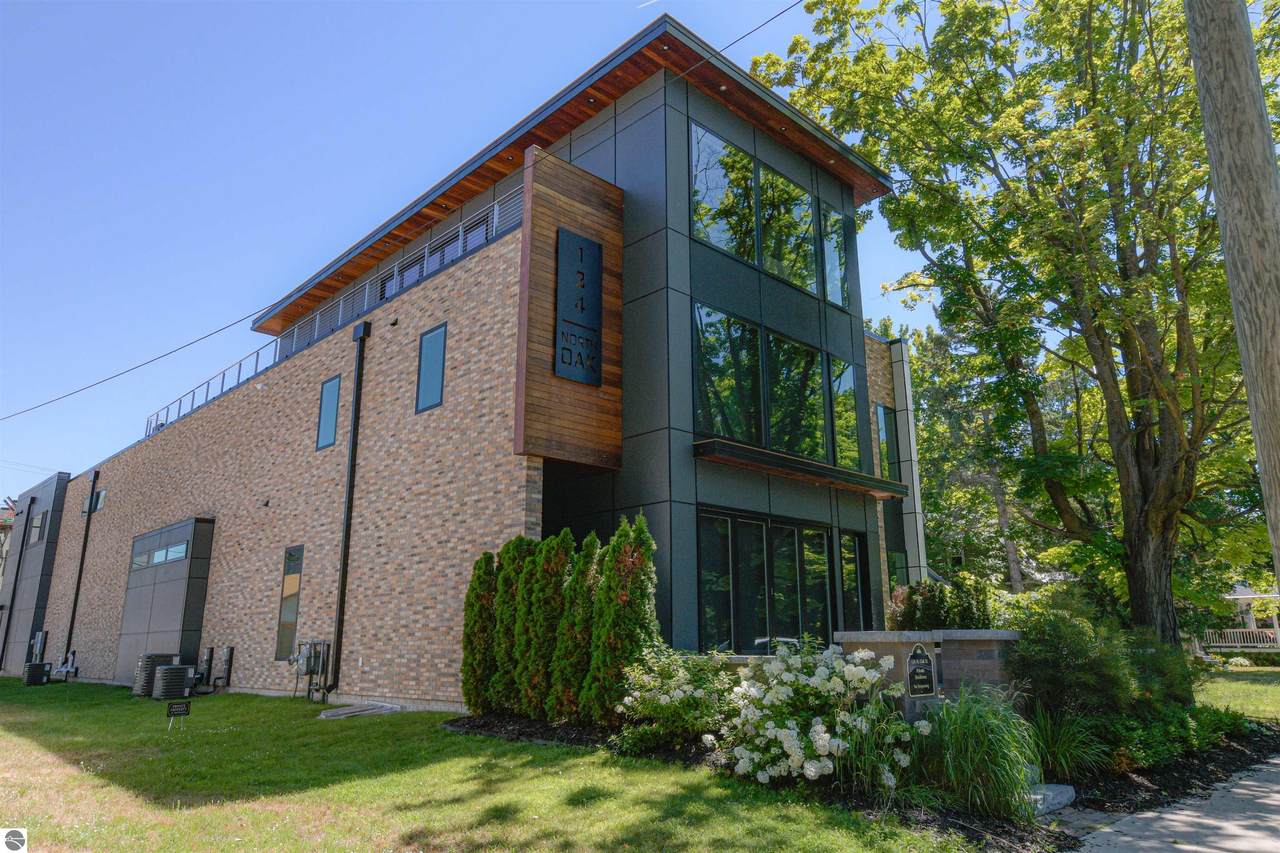 124 Oak Street - Photo 1