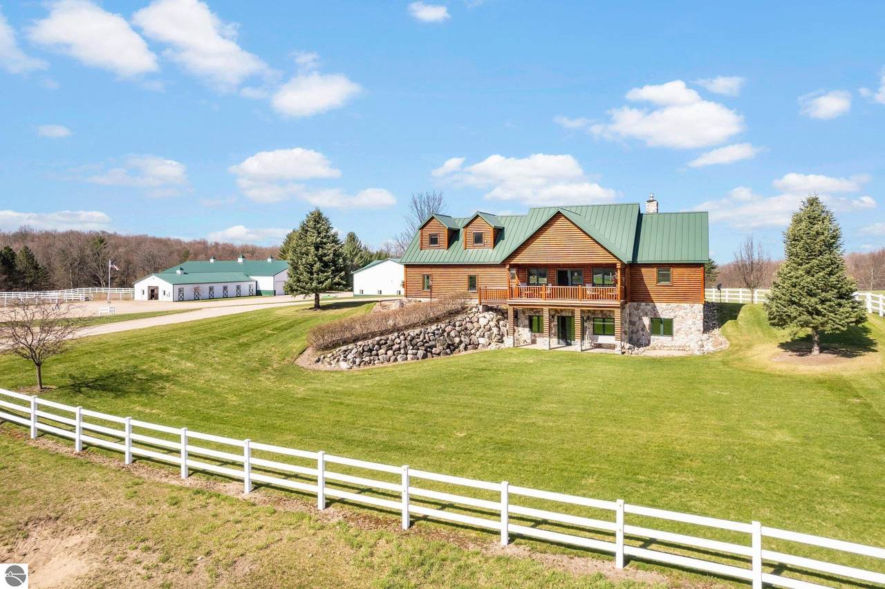 7147 Dundas Road - Photo 1