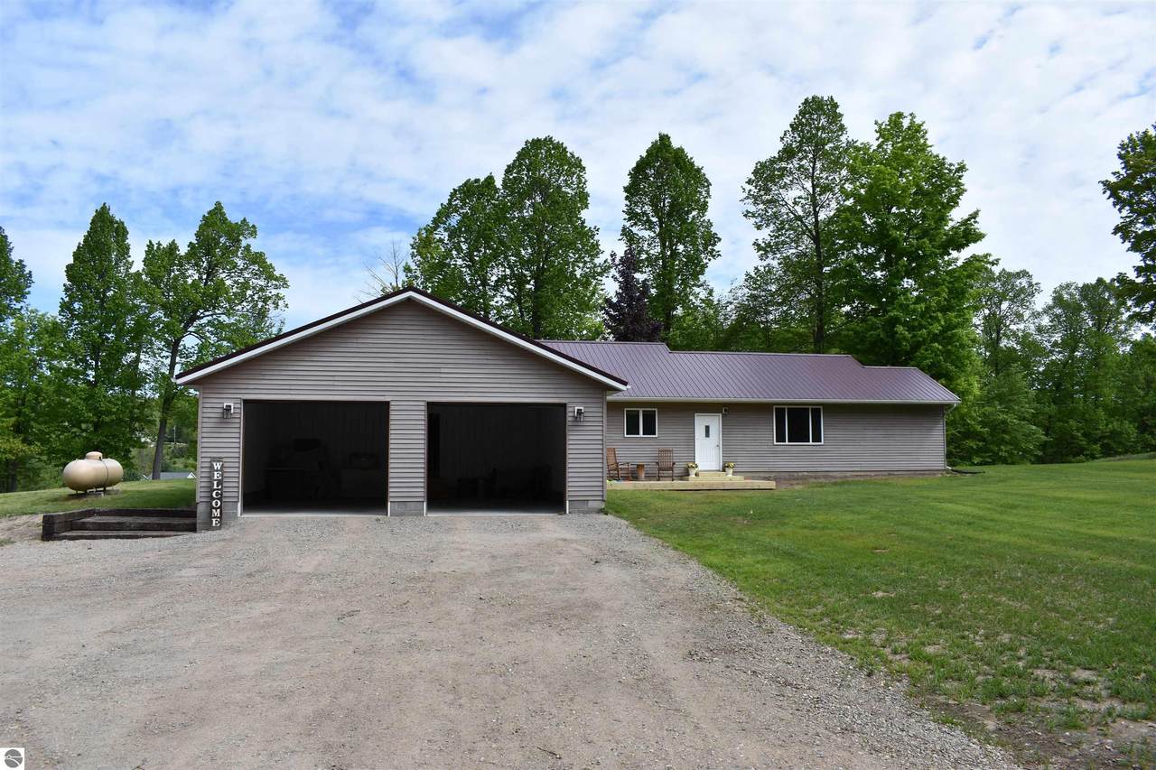 512 Reed Lane - Photo 1