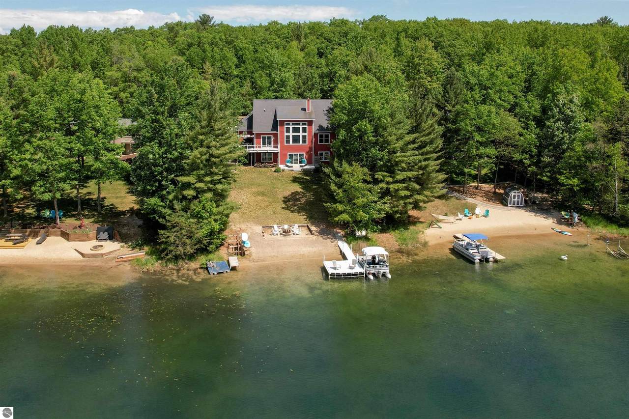 204 Island View Drive - Photo 1