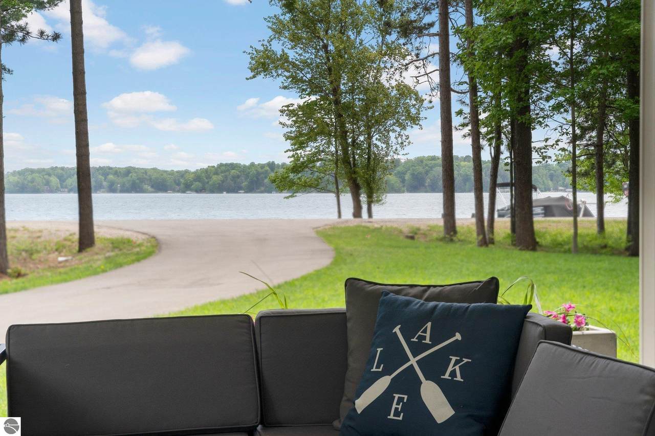 9608 Long Lake Road - Photo 1