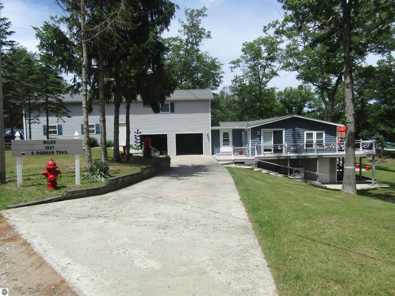1841 Ogemaw Trail - Photo 1