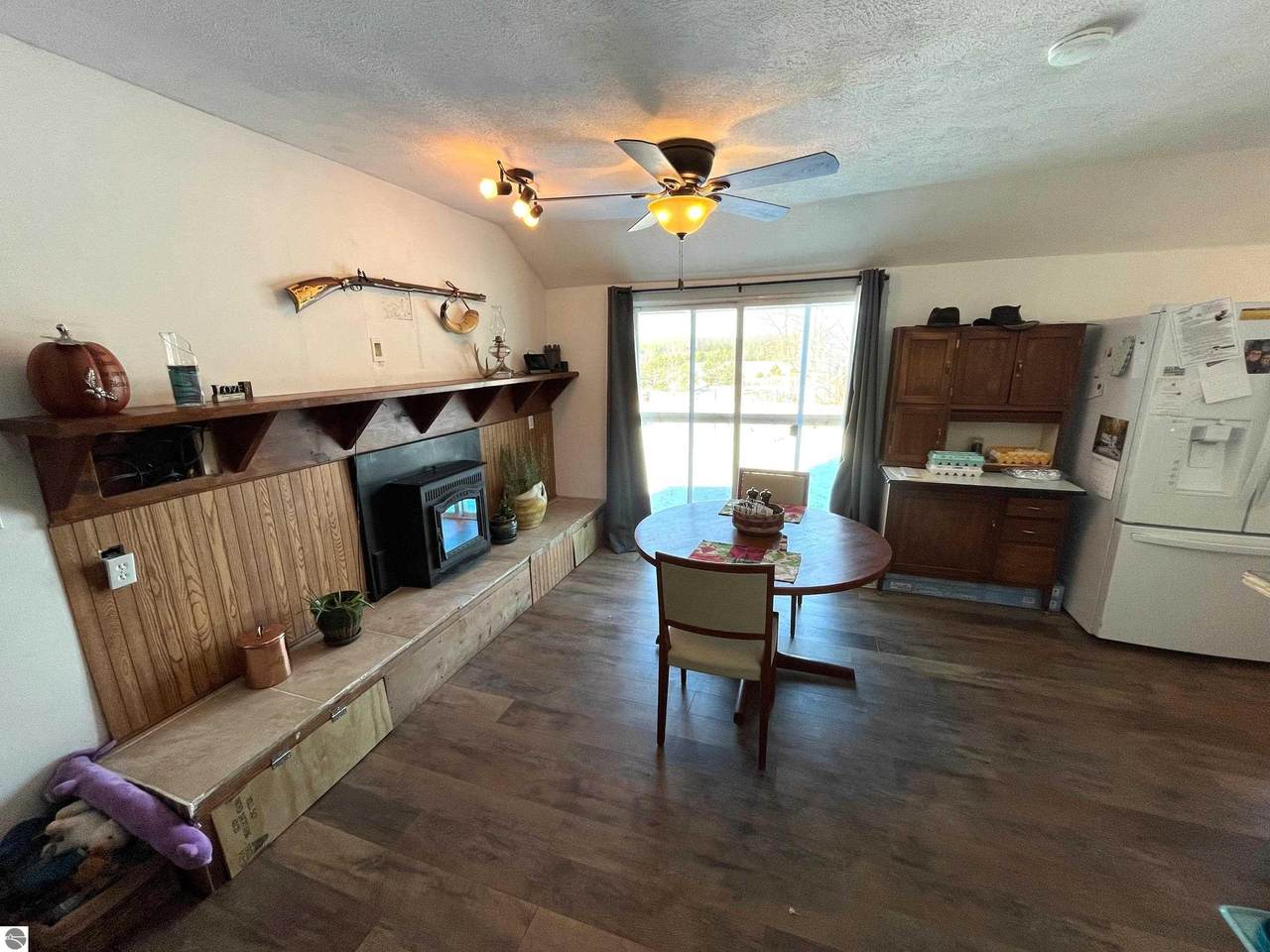 3572 Boardman - Photo 1