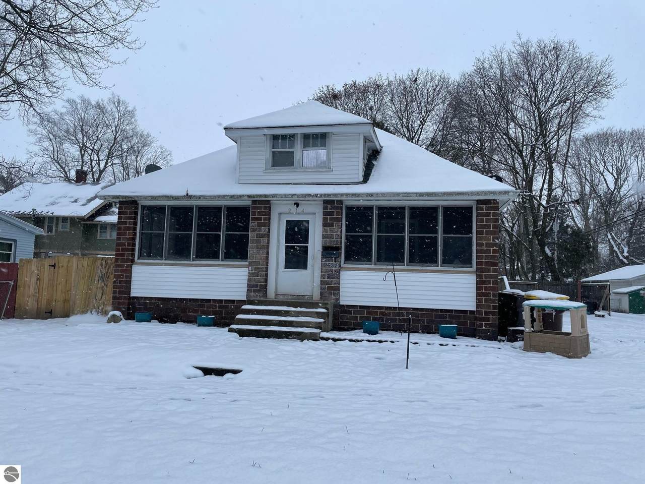 214 Walnut - Photo 1