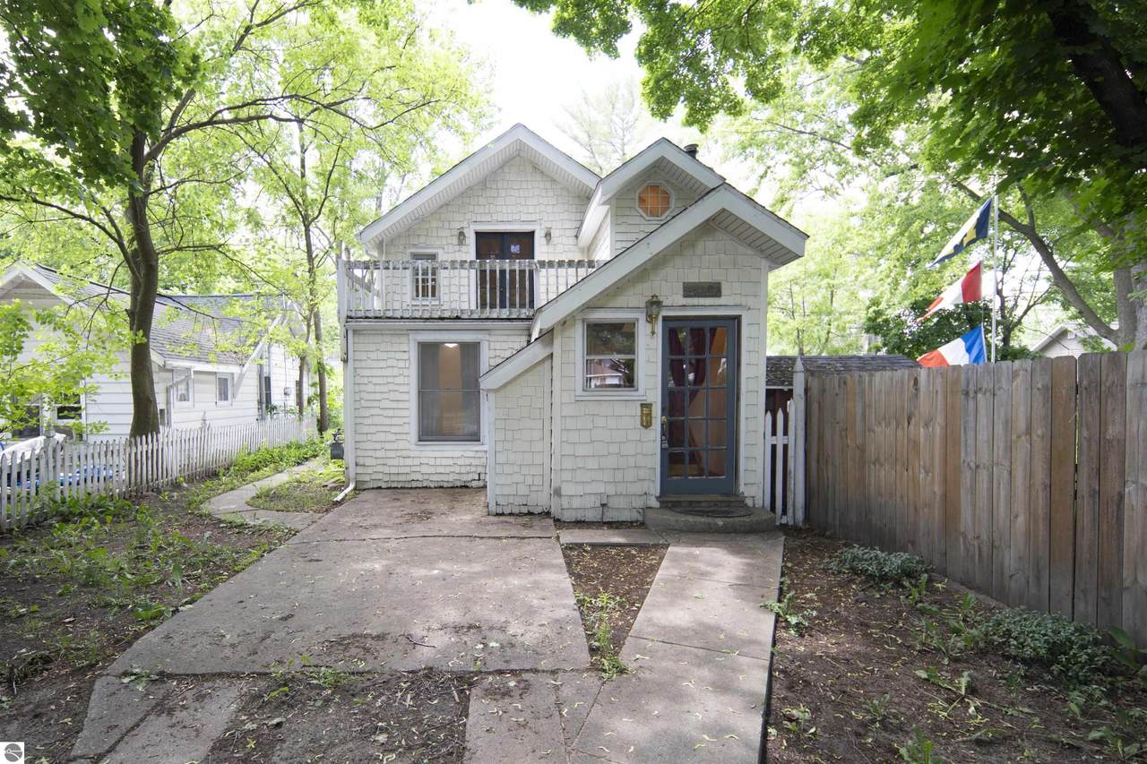 610 Lansing Street - Photo 1