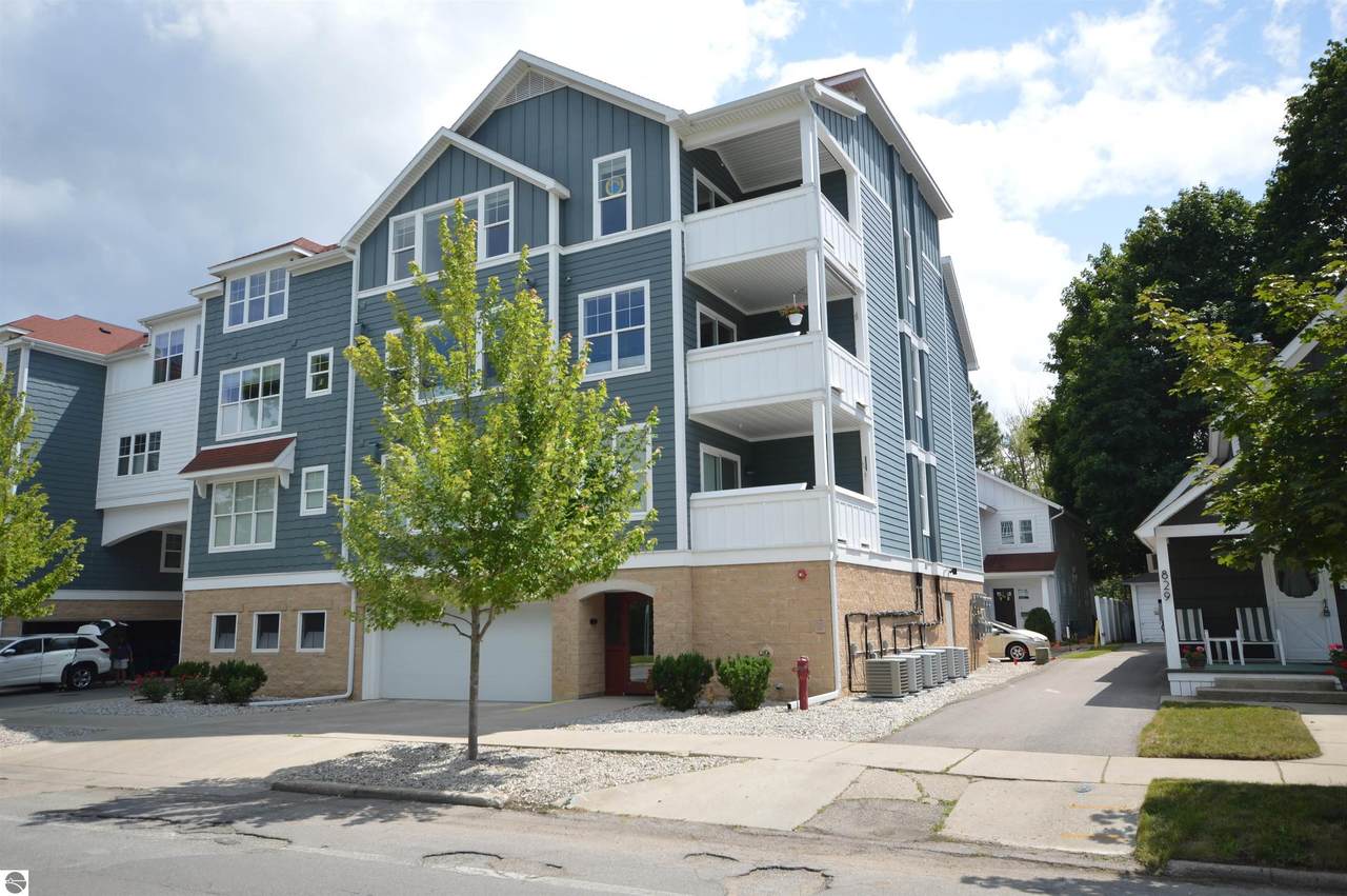 825 Seventh Street - Photo 1