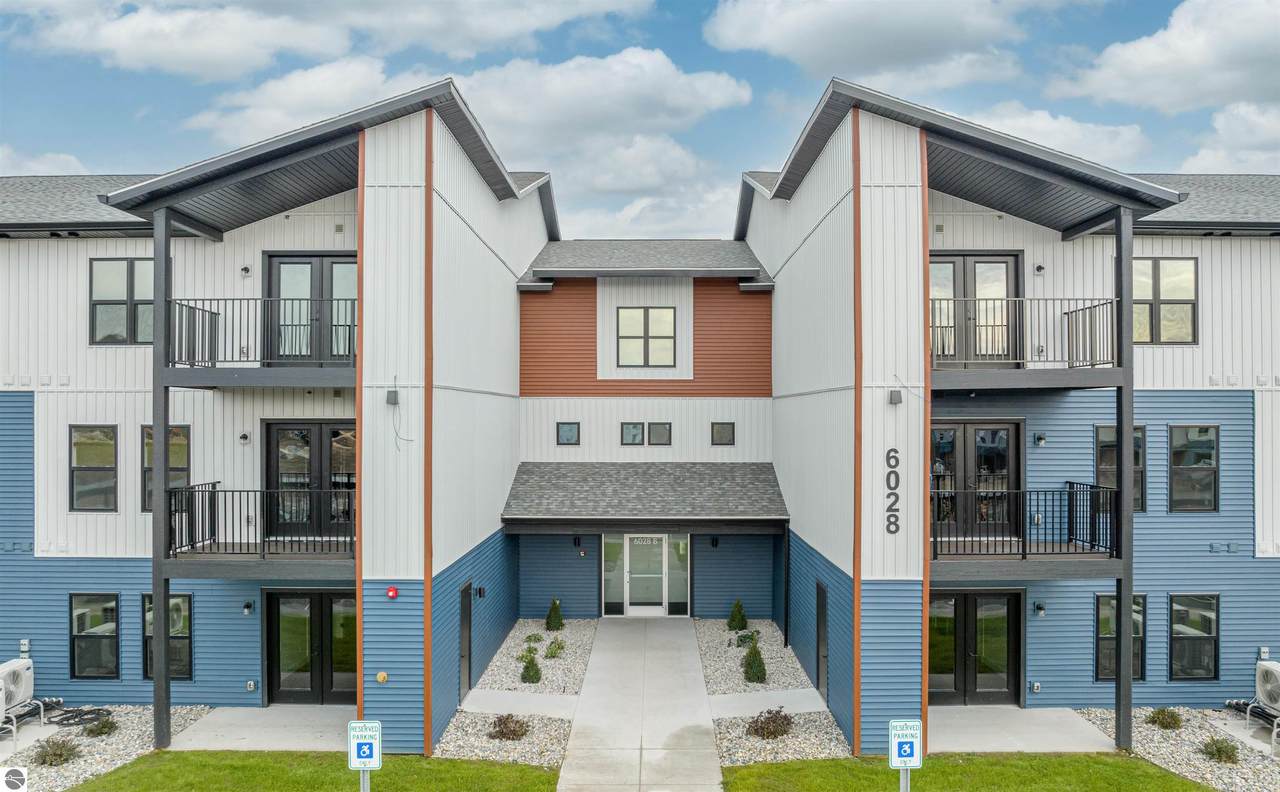 6028 Traverse Edge Way - Photo 1