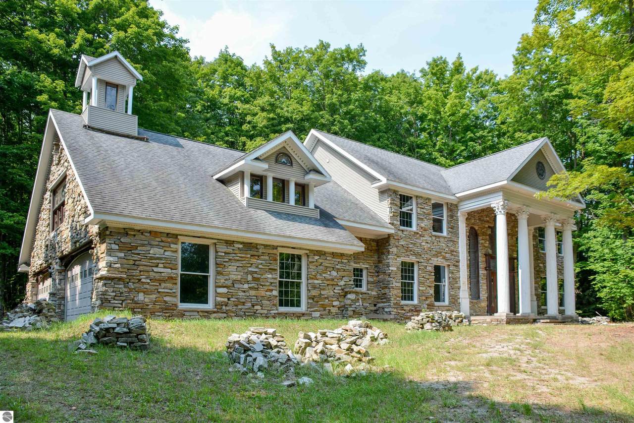 8600 Tucker Road - Photo 1