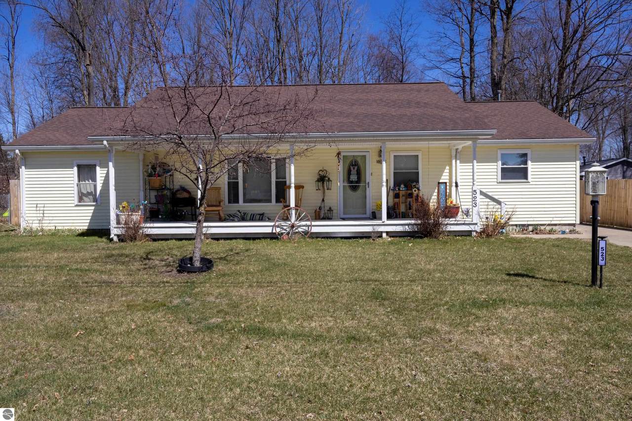 523 Orchard Avenue - Photo 1