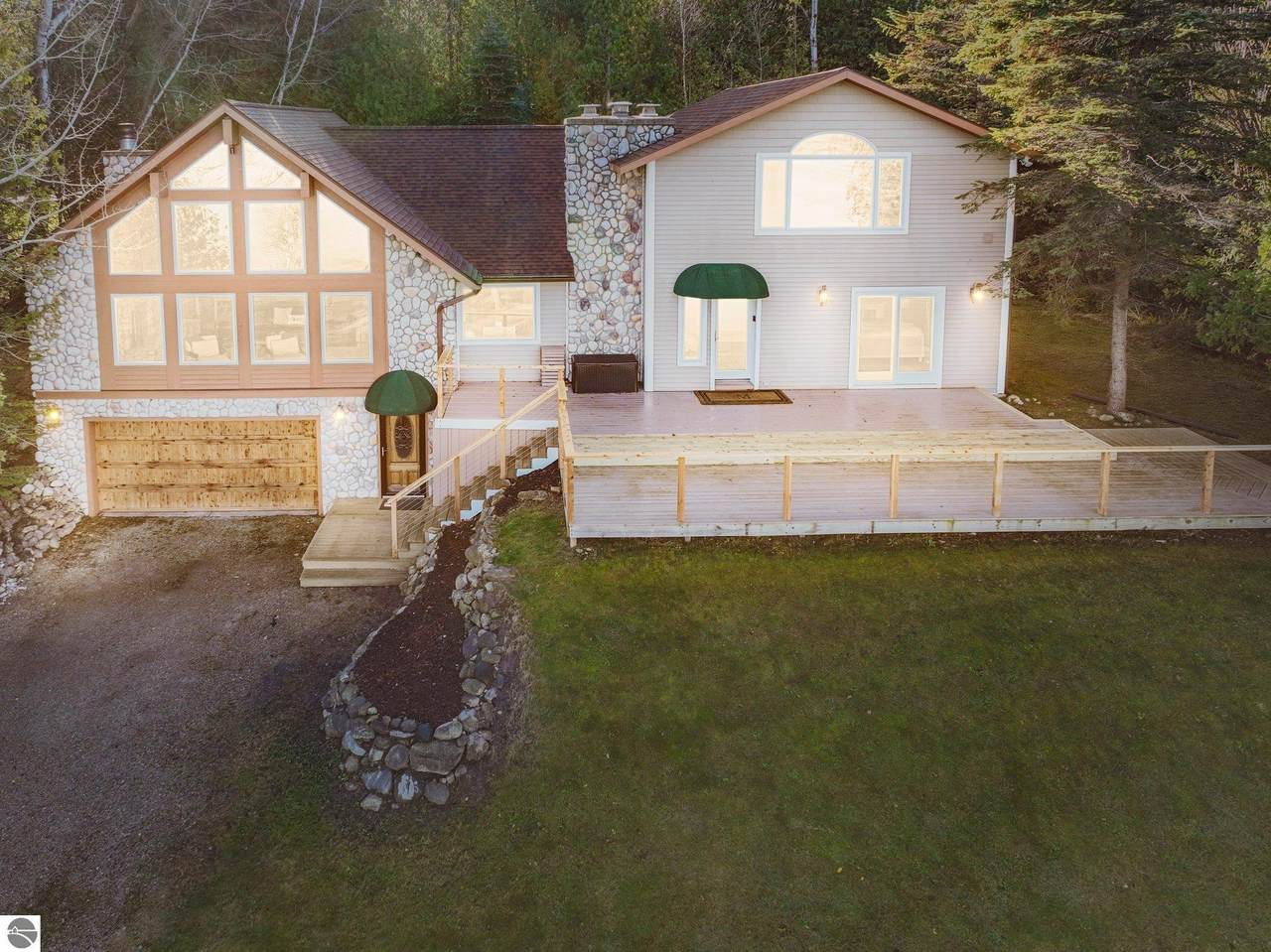 4098 Lakeshore Drive - Photo 1
