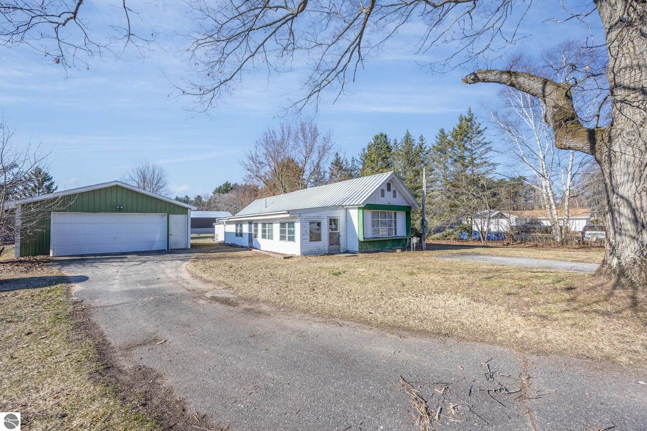 6313 Fairlane Drive - Photo 1