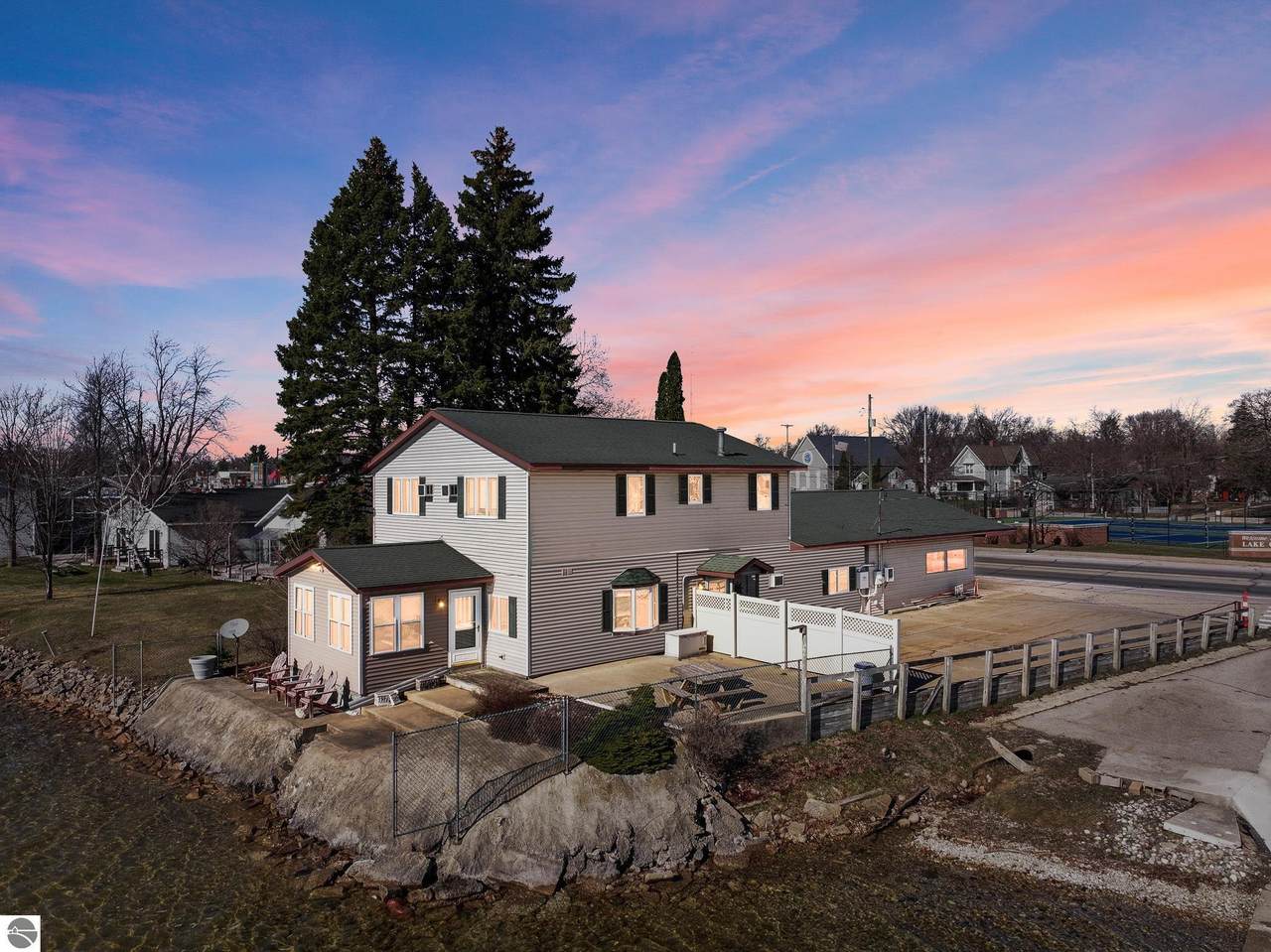 218 Main Street - Photo 1